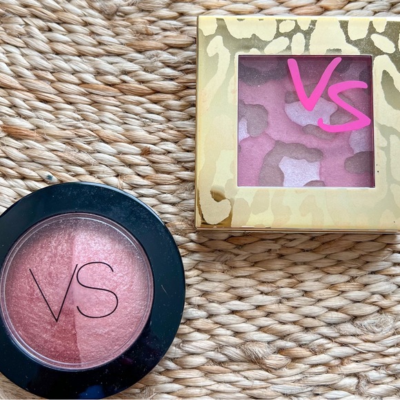 Victoria’s Secret Blush Makeup Bundle - Picture 3 of 6